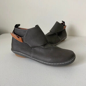 NEW | Women's ankle hook and loop strap fashion boots casual — size 10.5